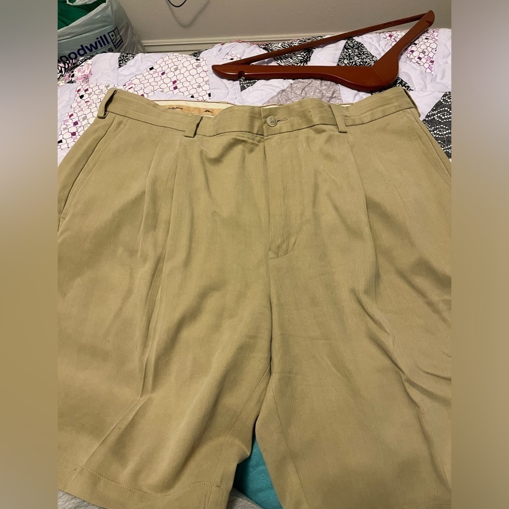 80% SILK MEN’S 36 SHORTS Tommy Bahama Beige Pleated Bermuda Shorts CHECK ISSUES